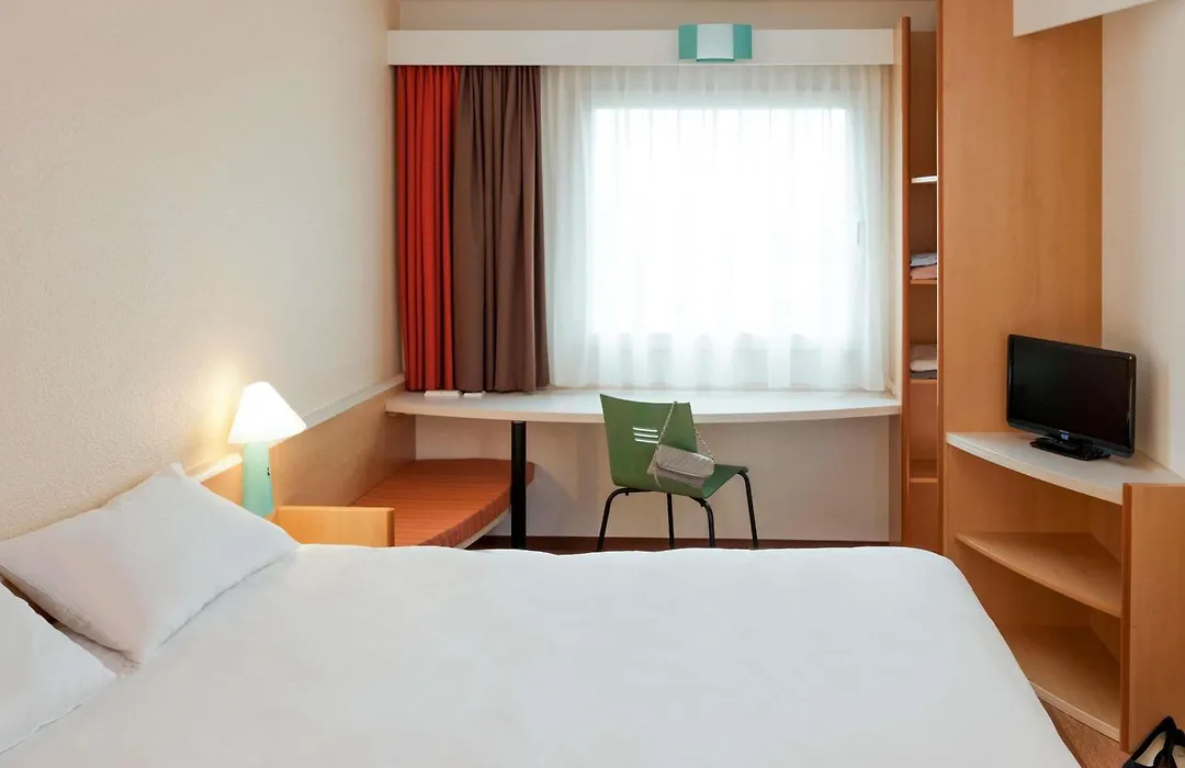 Ibis Hamburg Alsterring-1